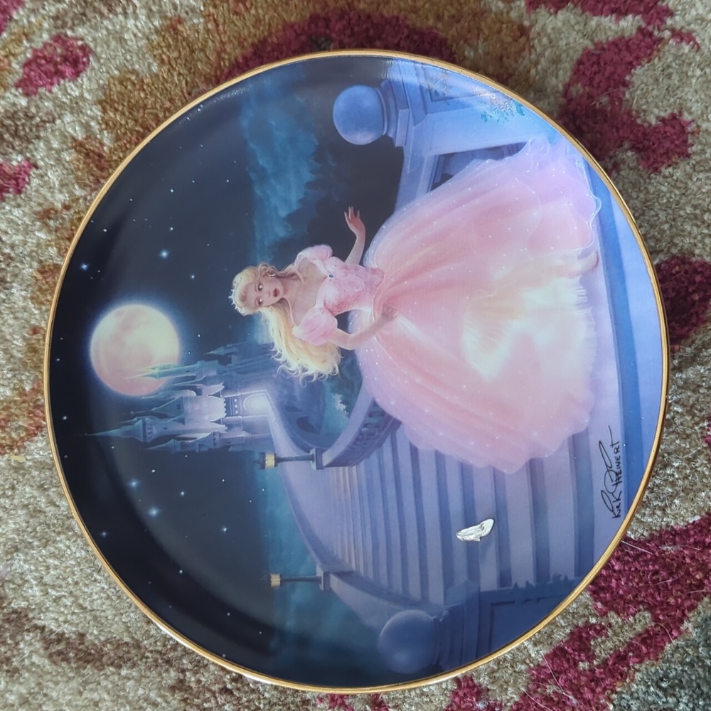 Franklin Mint Heirloom Disney's "The Magic Of Cinderella" Limited Edition 8"